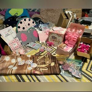 baby shower games / favors and decorations - big lot!!!
It’s a girl!!!